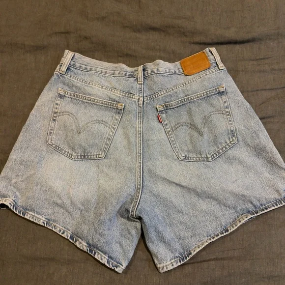 Levi’s High Baggy Shorts - Picture 4 of 4